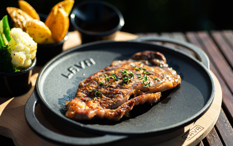 Akas-Pool Beach & Bar